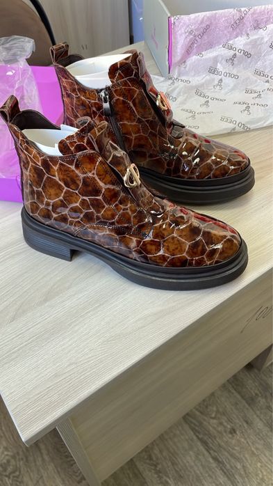 Продам сапоги новые осенние