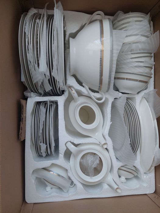 Продам столовый сервиз