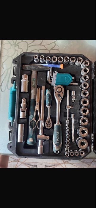 Продам водительский набор (инструменты)