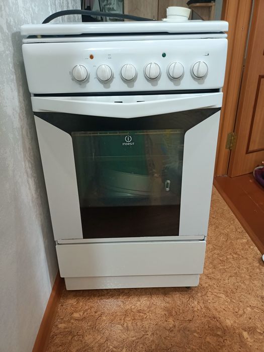 Срочно продам электо плиту