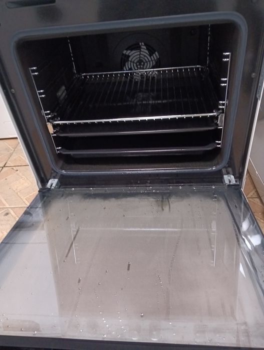 Свободно стояща печка с керамичен плот VOSS   с две години Гаранция!