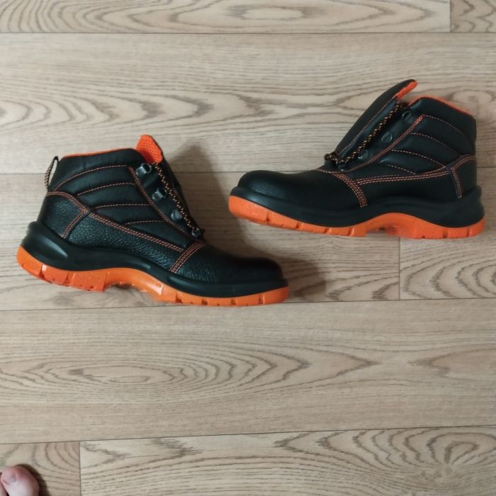 Продам ботинки .Зимние и летние