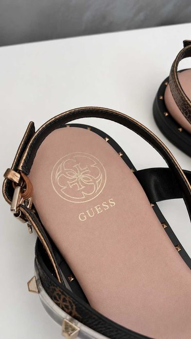 Дамски Сандали Guess - 2 Модела с Лого и Капси