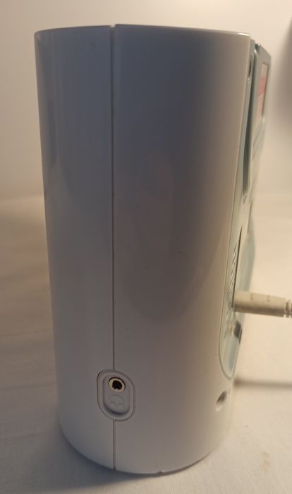(1)Grundig Radio digital portabil DAB+ FM și (2)Radio SoundMaster