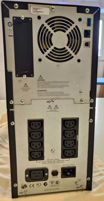 Vand UPS APC SMT3000I (Smart-UPS 3000VA, Tower)