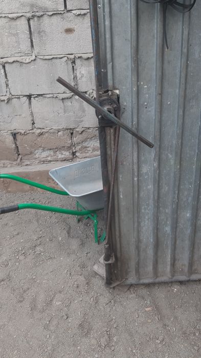 Ворота распашные на гараж