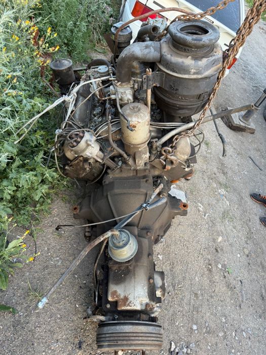 Двигатель ЗИЛ восьми цилиндровый