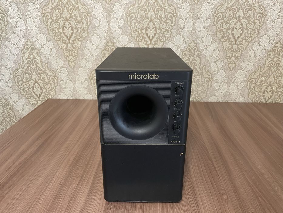 Игровой компьютер/Игровые девайсы/2 Монитора/ Саббуфер и 2 колонки.