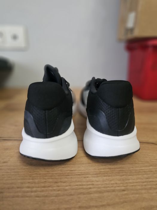 Кроссовки адидас оригинал 43р-р.