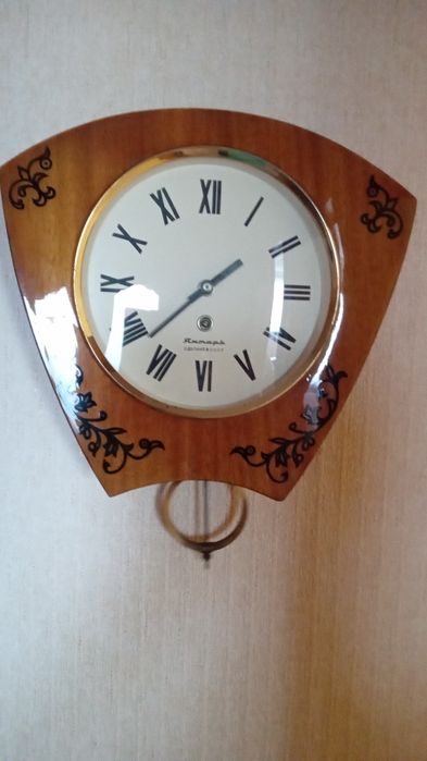 Часы Янтарь настенные без боя.