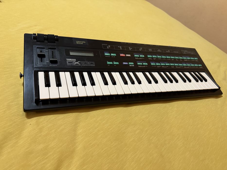 Yamaha DX100 made In Japan