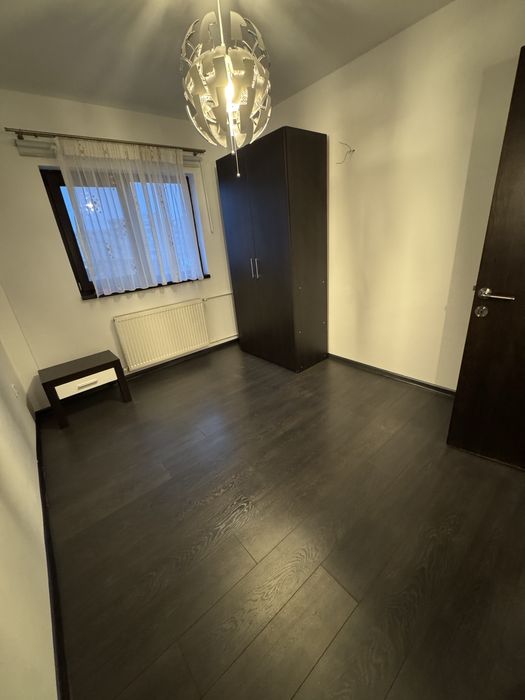 Apartament 4 camere de inchiriat