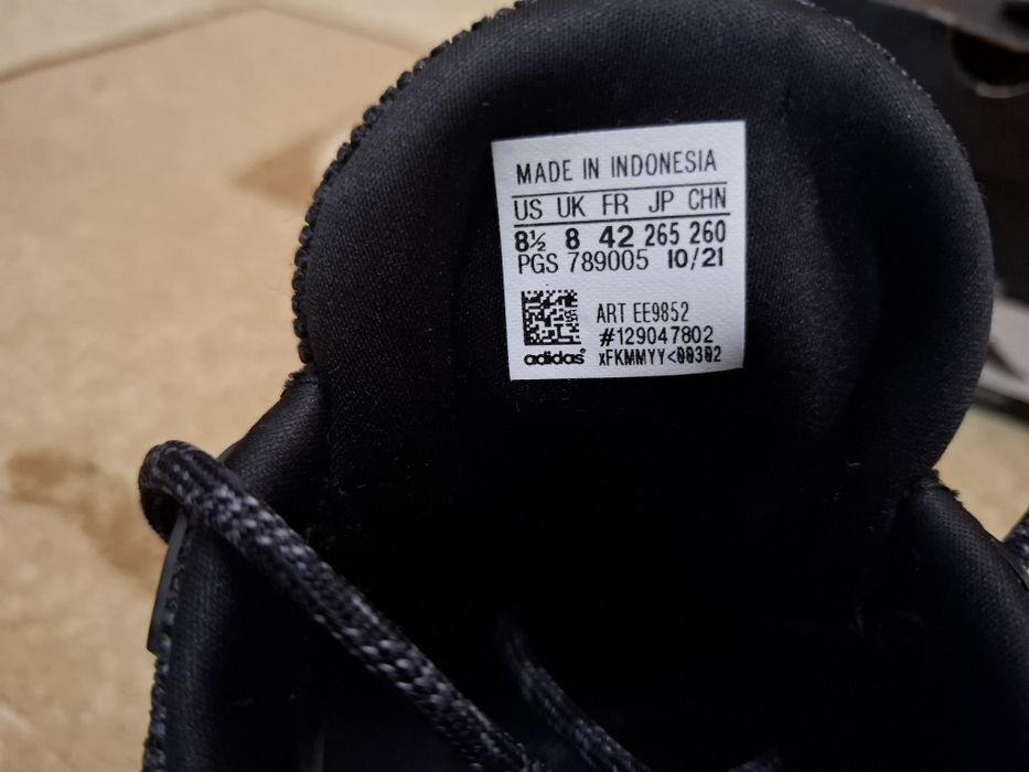 Продам кросовки Адидас оригинал