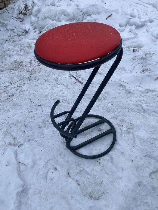 Продам барный/визажный стул