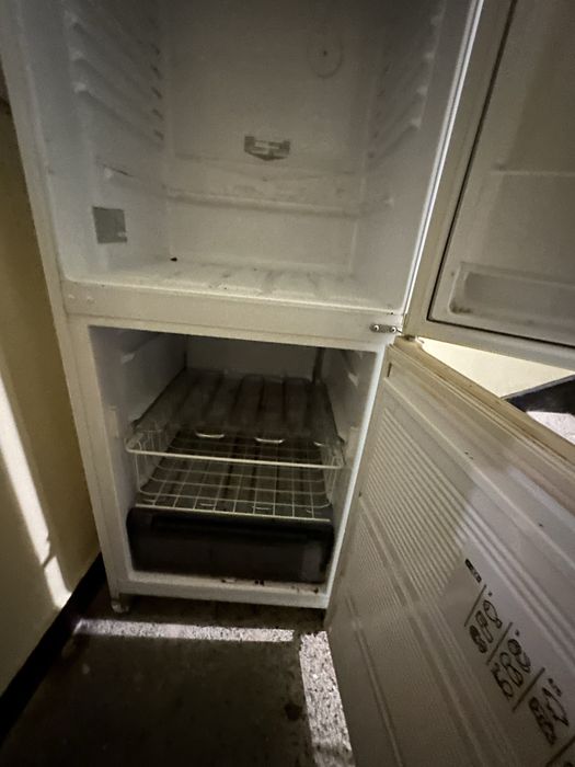 Хладилник с фризер