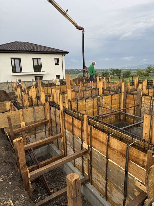 Casa parter+etaj+pod ,450 mp teren, 128 mp utili