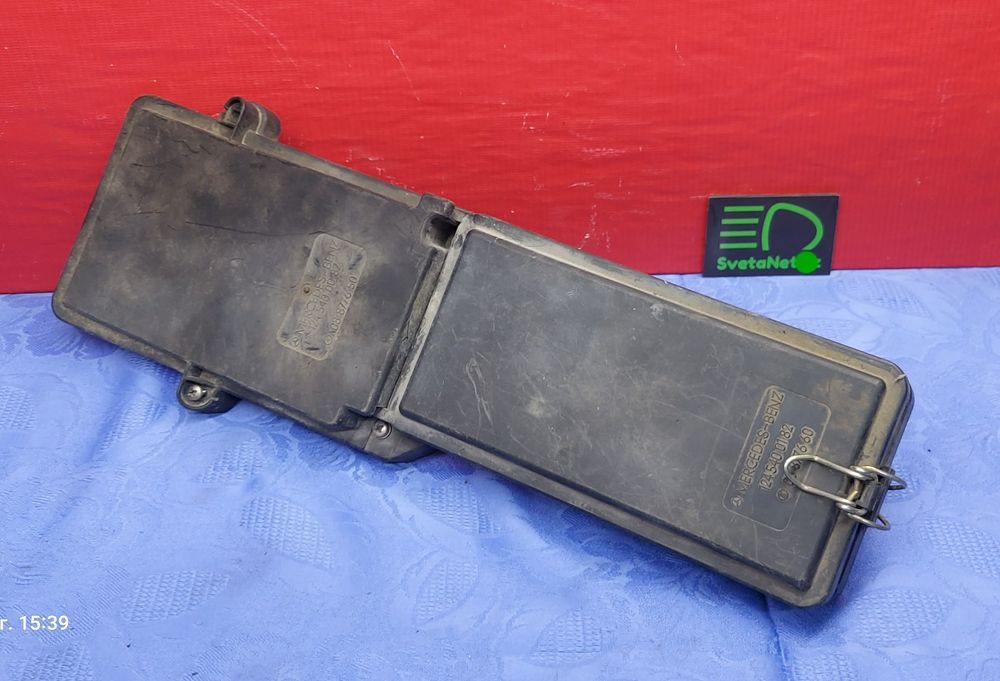 Крышка блока предохранителей Mercedes-Benz E W124 запчасти авторазбор