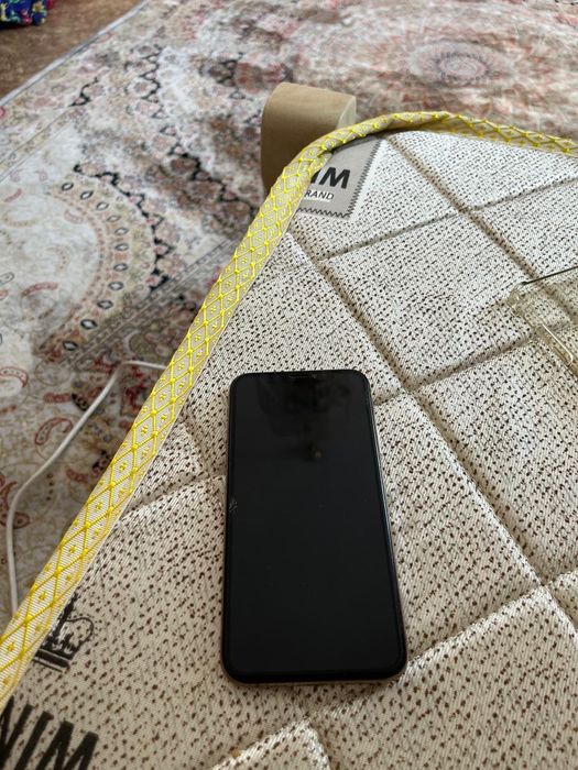 Продам iPhone 10 срочно