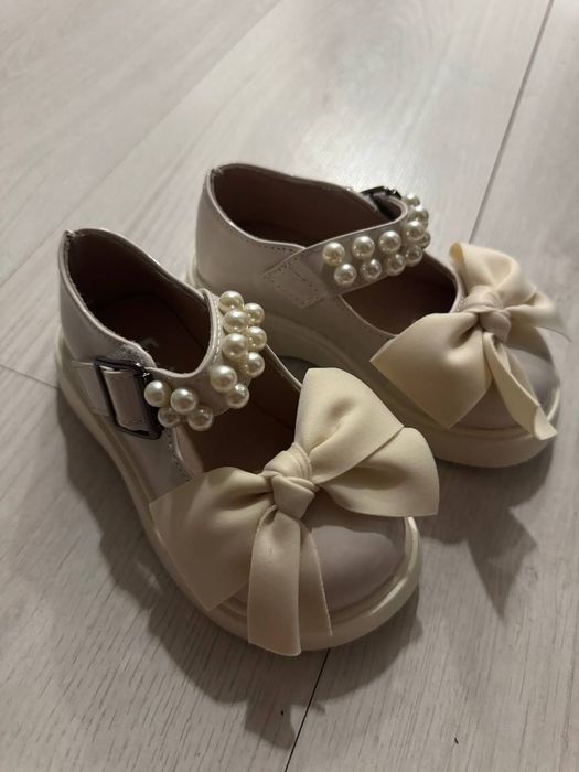 Милые туфельки маленькой девочке