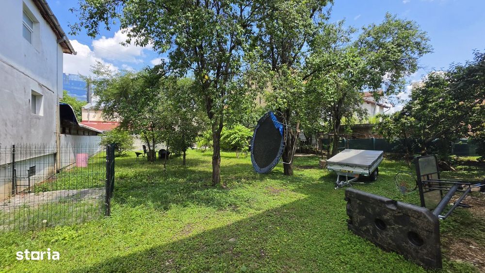 Apartament cu 4 camere , garaj si teren de 420 mp de vanzare zona Sub