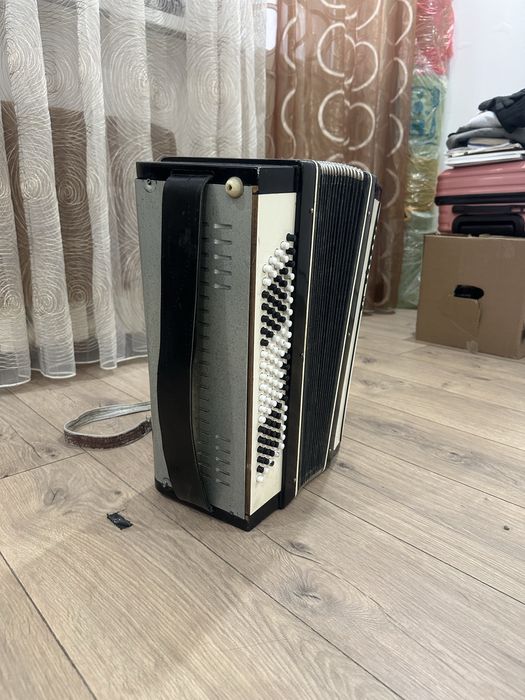 Продам баян Молоде но в отличном состоянии