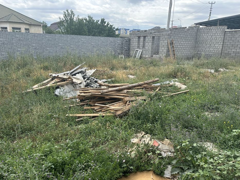 Бұзылған үйден қалған, құм қыш, газаблок, ескі ағаштар, стройматериалы