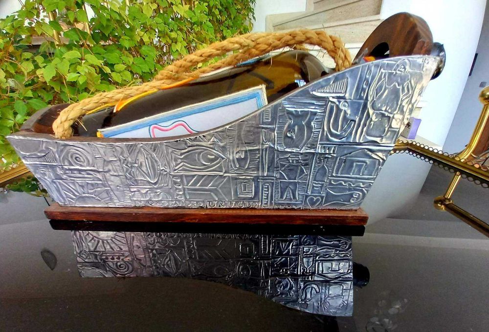 Кутия, стойка, бутилка - гарафа за вино - за подарък