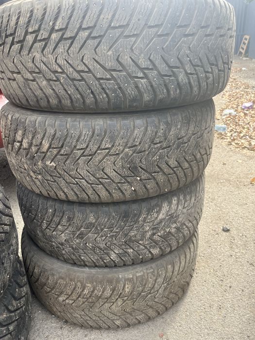 Шини зимние 265/60R18