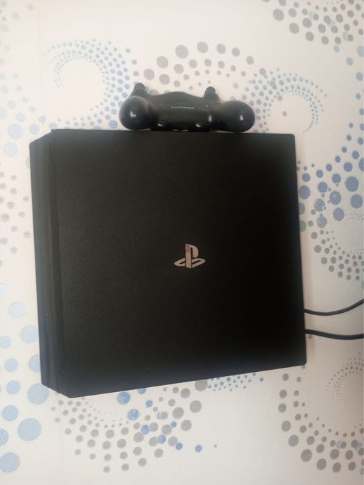 Срочно продам playstation 4 pro