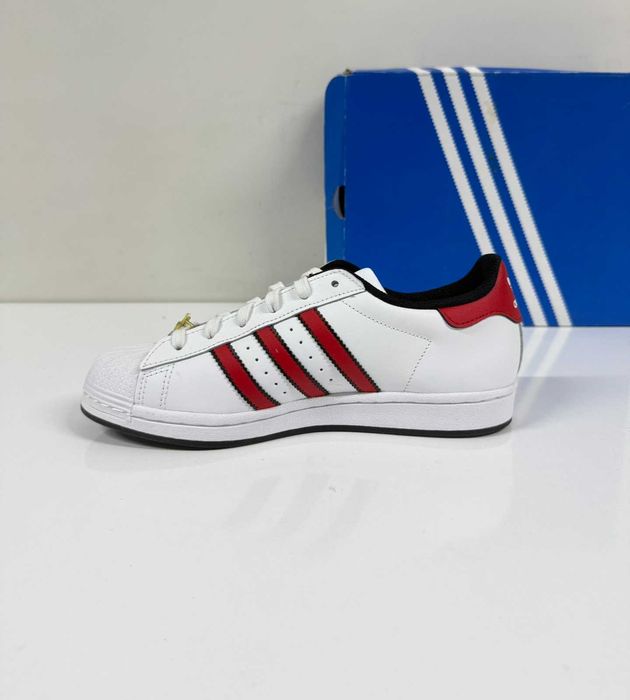 Adidas Superstar