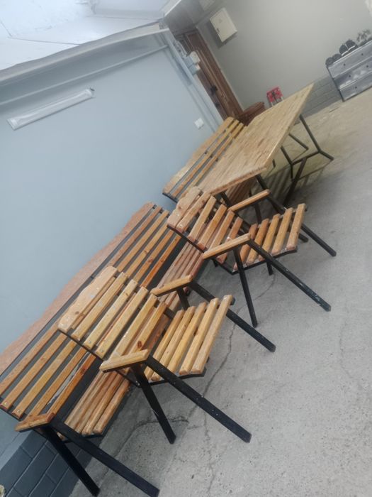 Dachni stol stul sotiladi holati yaxshi kelib koʻrishela mumkin