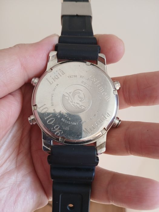 Ceasul din imagine este un model Seiko Scuba Diver's 200m M796