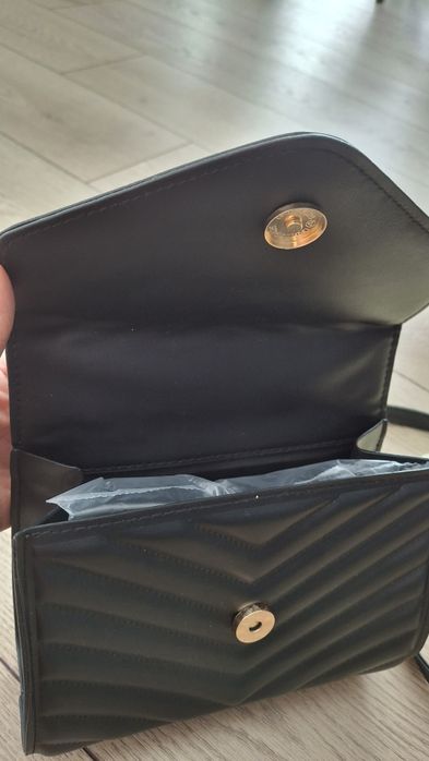 Мини чанта черна