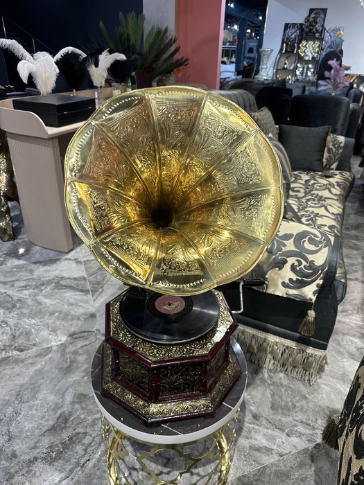 Продаётся Граммофон Патифон Ретро Антиквар Все работает как новый