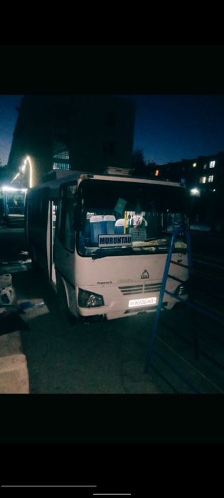 Автобус 2011 года