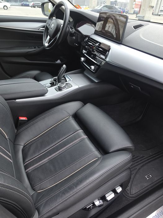 BMW Seria 5 2022 — imagine 5