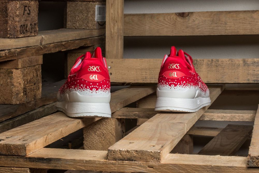 Asics, дамски рядък модел маратонки