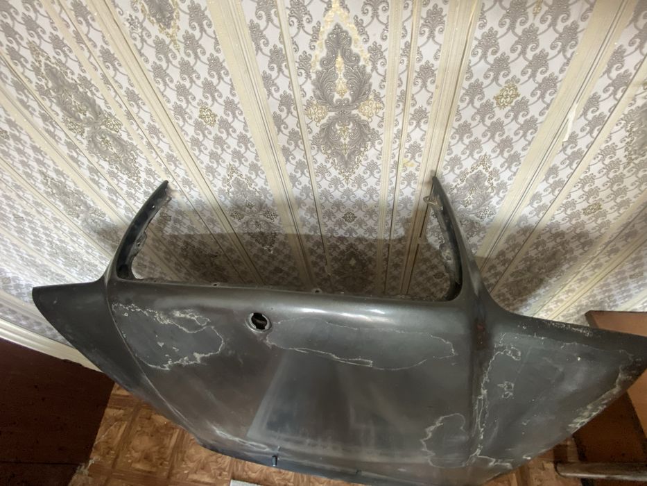 Продаю капот от Mercedes‑Benz E‑Class (W124)