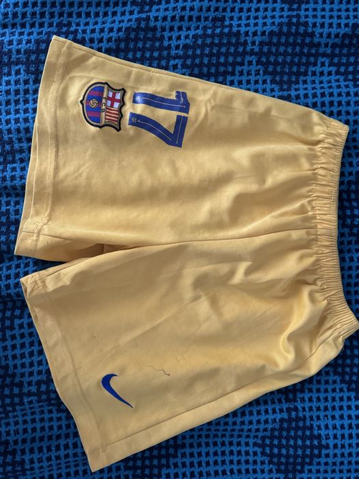 Продам шорты футбольные