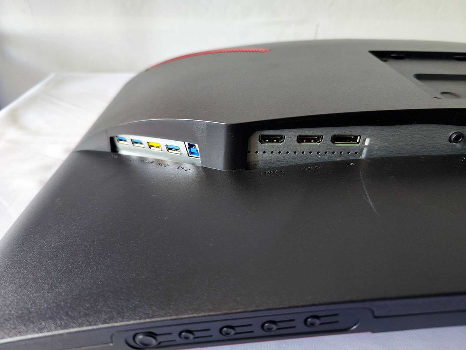 2К Гейминг монитор AOC 32 инча 165 hz