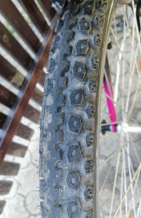 Bicicletă                      .