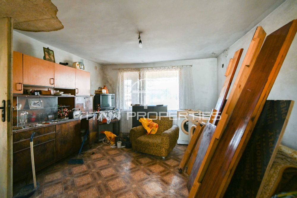 Продава се Къща в София, Димитър Миленков - 270 кв.м за 371 €/кв.м - Снимка #1