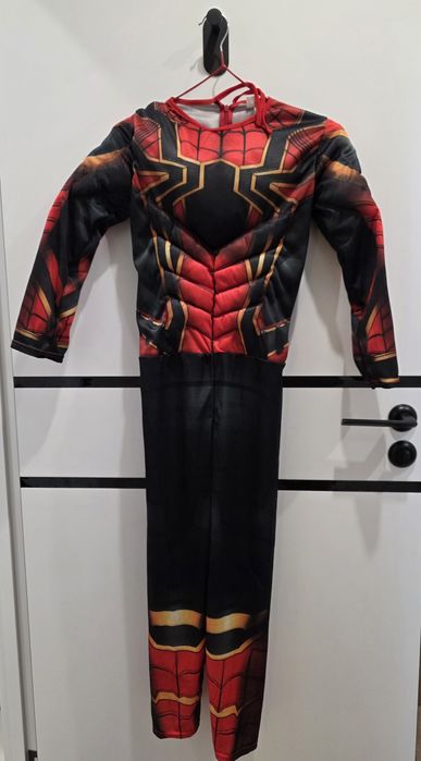 Костюм человека паука