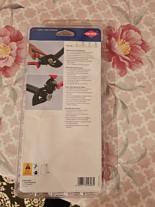 Taietor pentru cabluri electrice de mare dimensiune