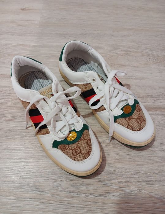 Продам кроссовки