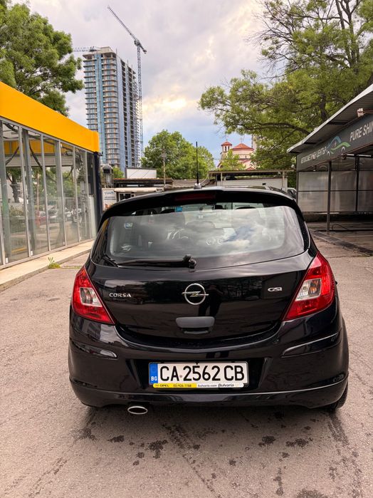 Автомобил Opel Corsa GSI