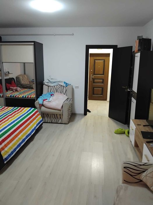 Închiriez garsonieră duplex