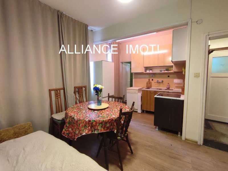 Дава се под наем Четиристаен апартамент в София, Лозенец - 110 кв.м за 714 € - Снимка #2