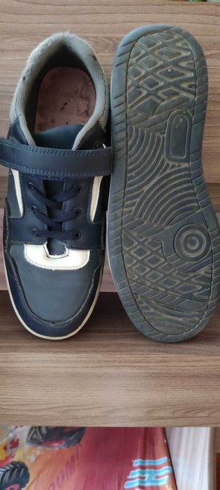 Кроссовки на подроста,мальчика. 39 размер
