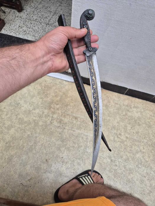 Pumnal vintage arabesc